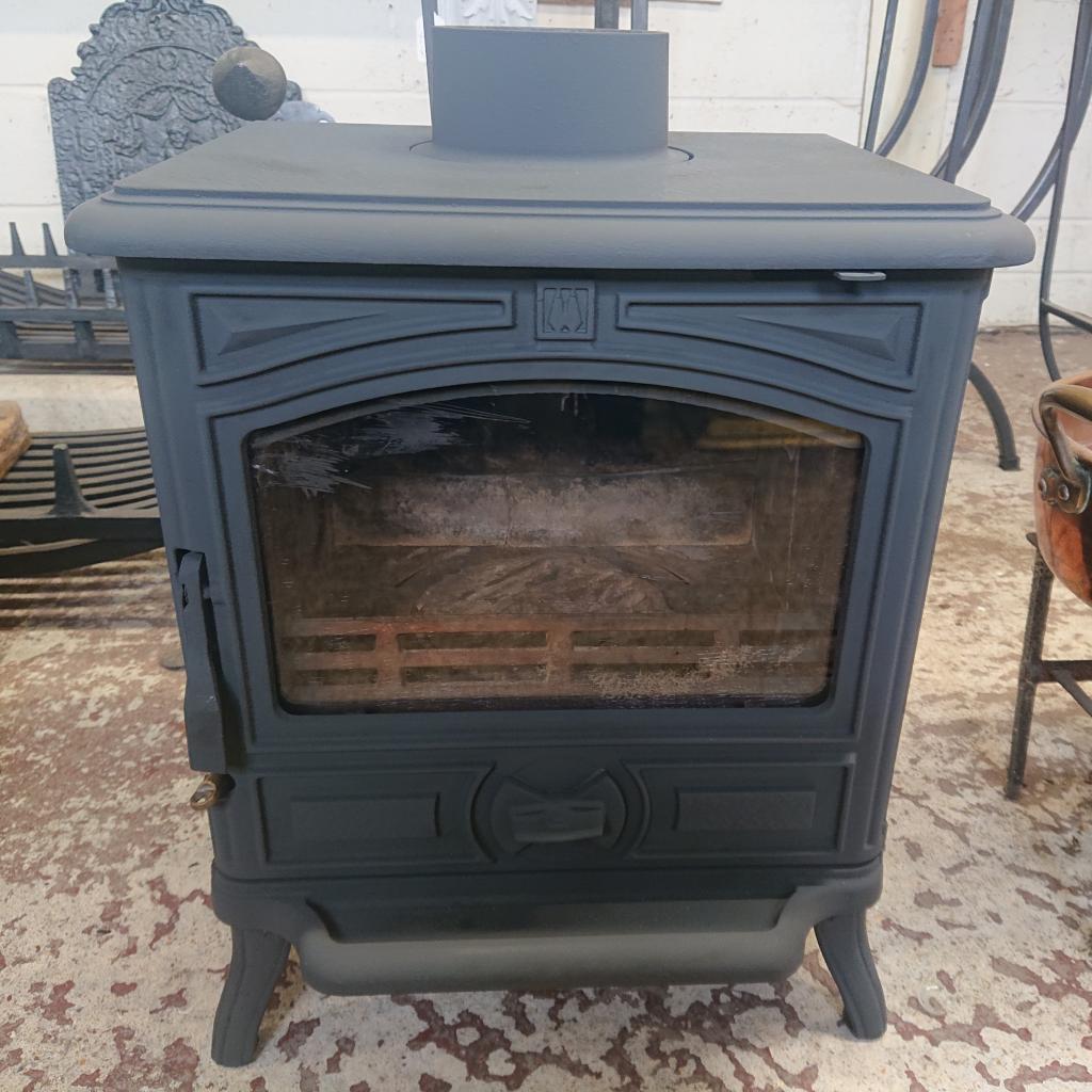 <p>FRANCO-BELGE Multifuel stove 5 kw</p><p>Used condition, requires new baffle, few marks on glass</p>